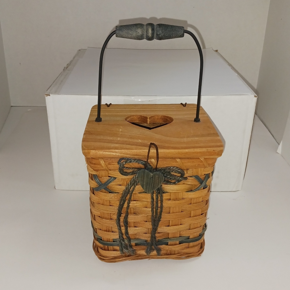 Wicker, Rattan Tissue Box Holder - Picture 1 of 7